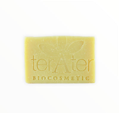 Véritable savon à froid Bio swissmade handmade écologique et naturel , enrichi à l'huile d'avocat, à l'argile blanche et au concombre extrait minute.